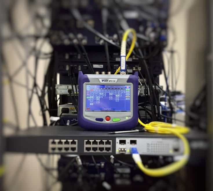 Ljósleiðarar og smáspennulagnir